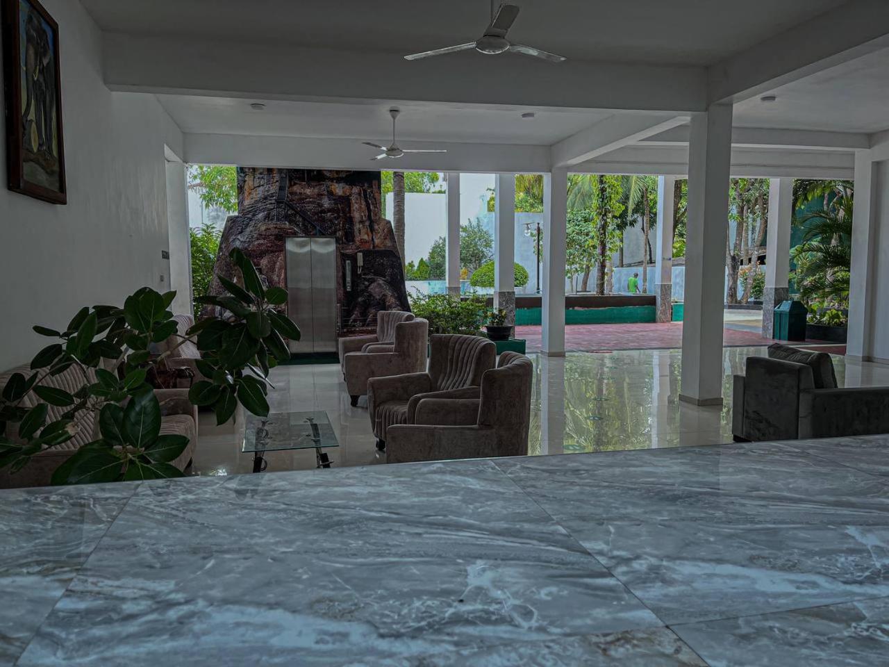 ACME Grand Hotel Habarana Buitenkant foto
