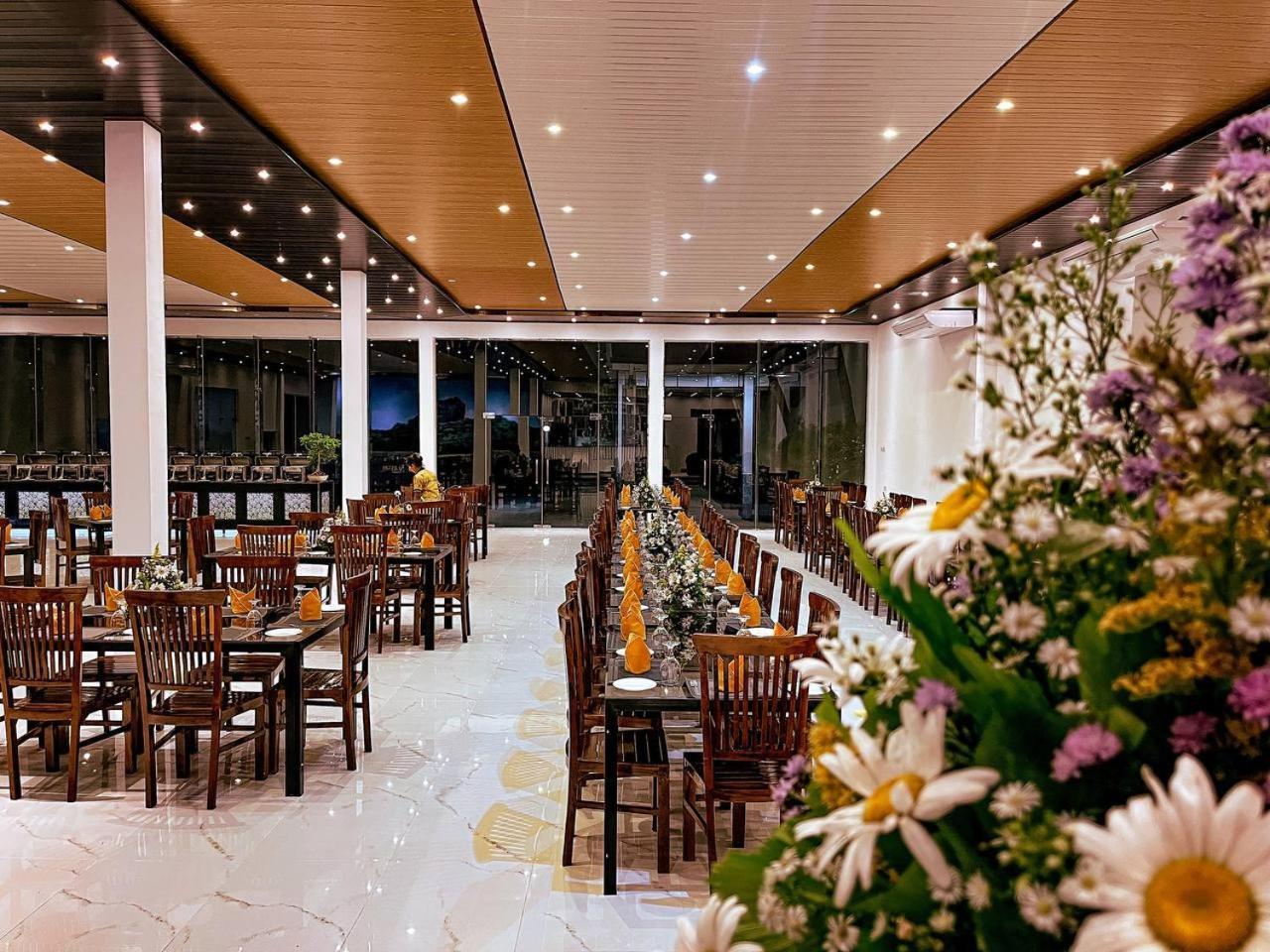 ACME Grand Hotel Habarana Buitenkant foto